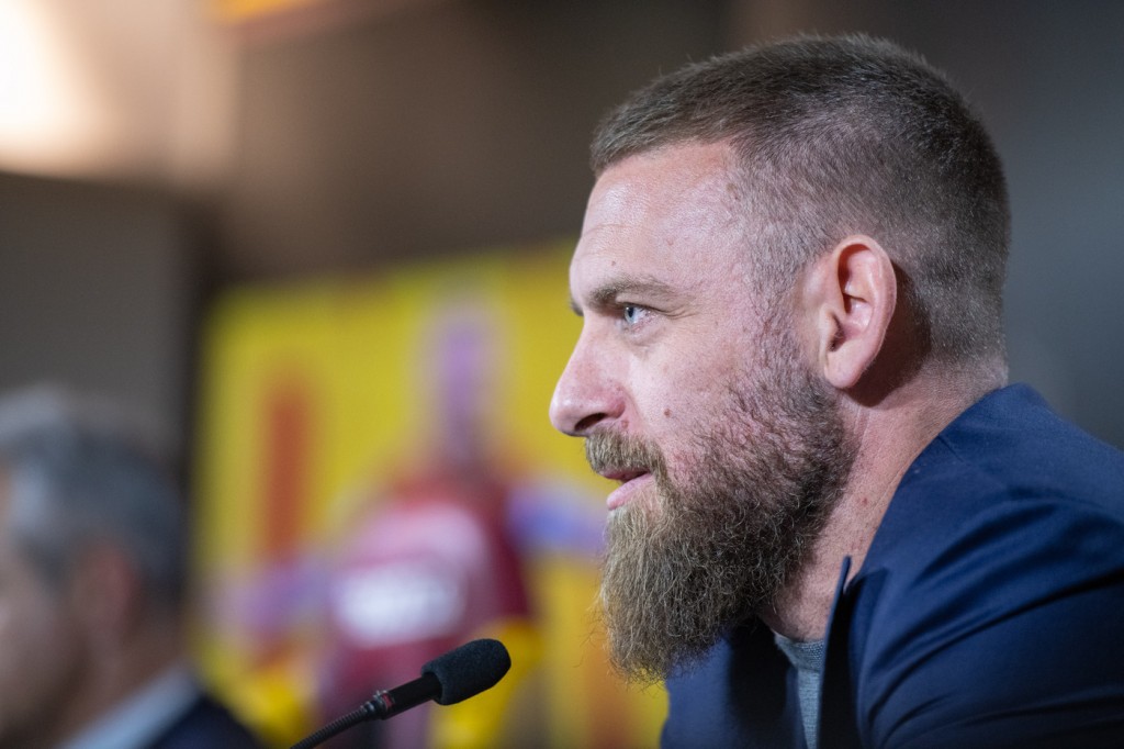 AS Roma, De Rossi lascia: la conferenza stampa del Capitano