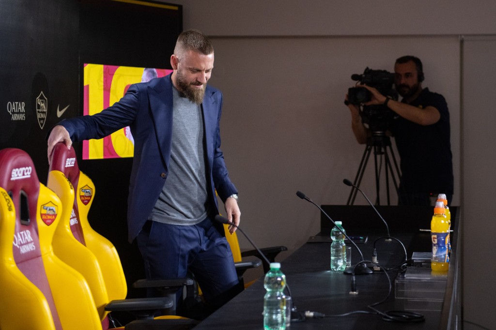 AS Roma, De Rossi lascia: la conferenza stampa del Capitano