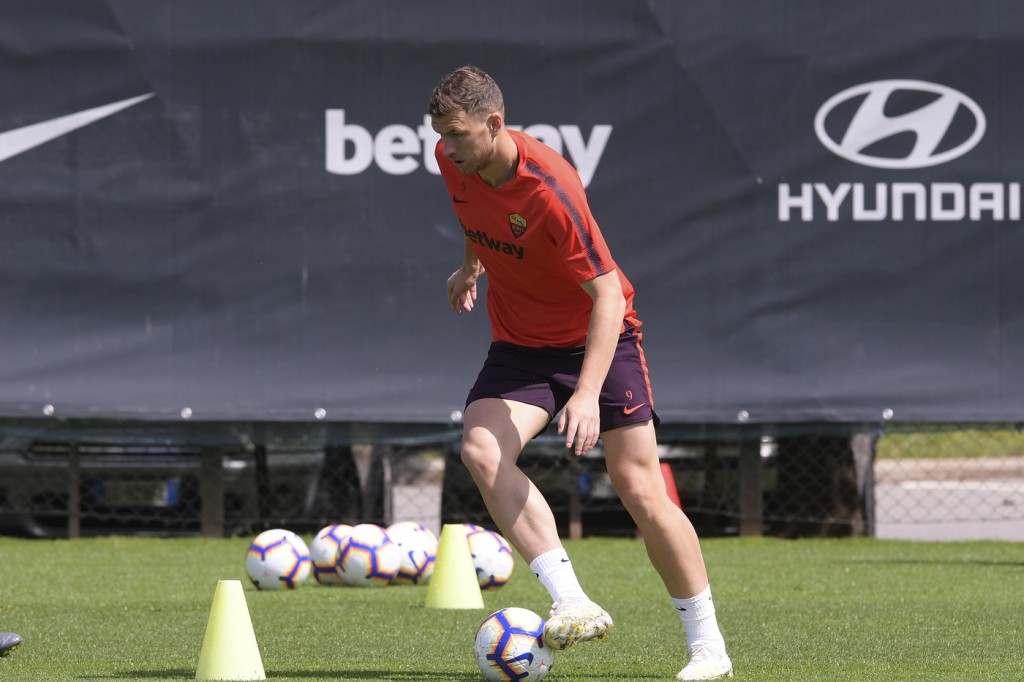 As Roma_Trigoria_Allenamento_Dzeko