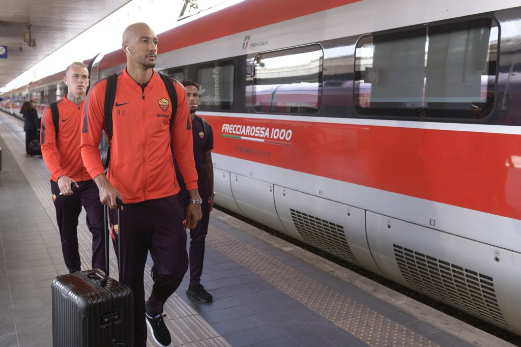 Nzonzi Krsdorp AS Roma, partenza per la trasferta a Reggio Emilia