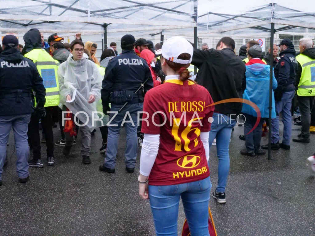 roma parma stadio tifosi de rossi