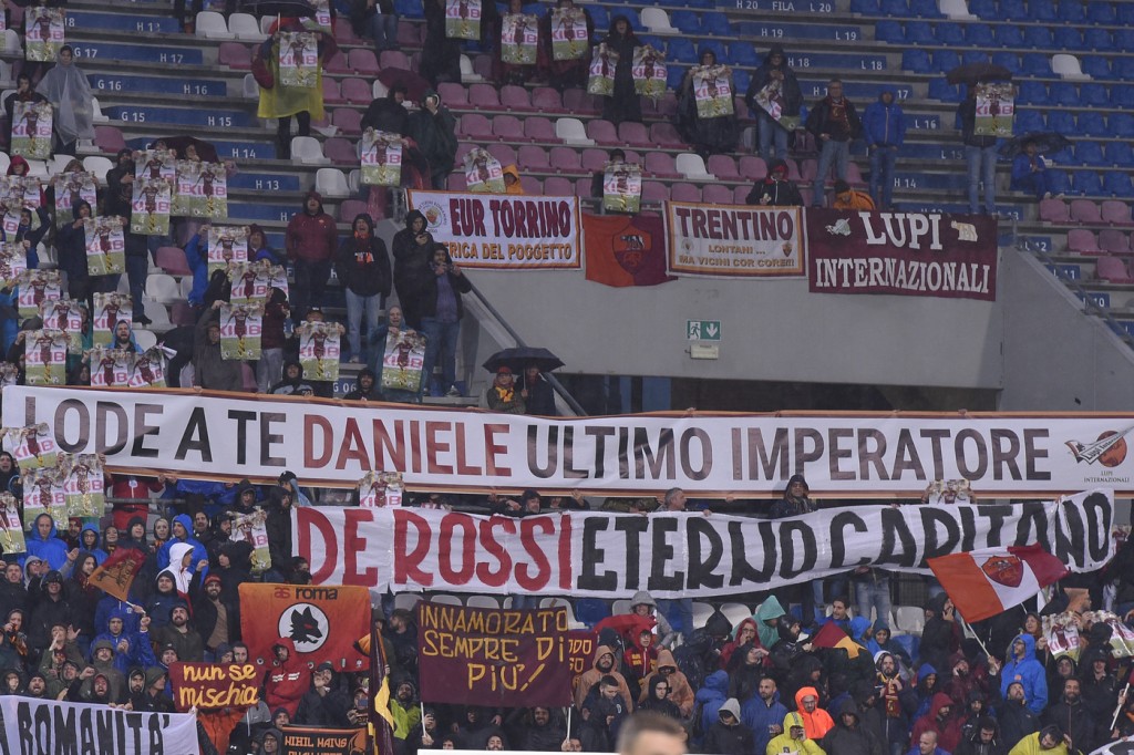 striscione de rossi Sassuolo vs Roma - Serie A TIM 2018/2019