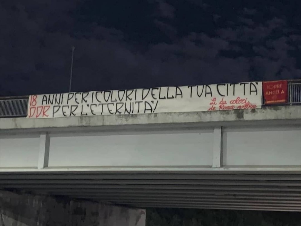 striscione de rossi