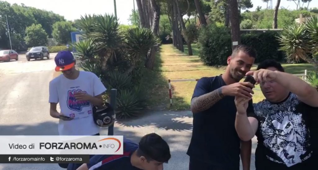 spinazzola-screen-selfie