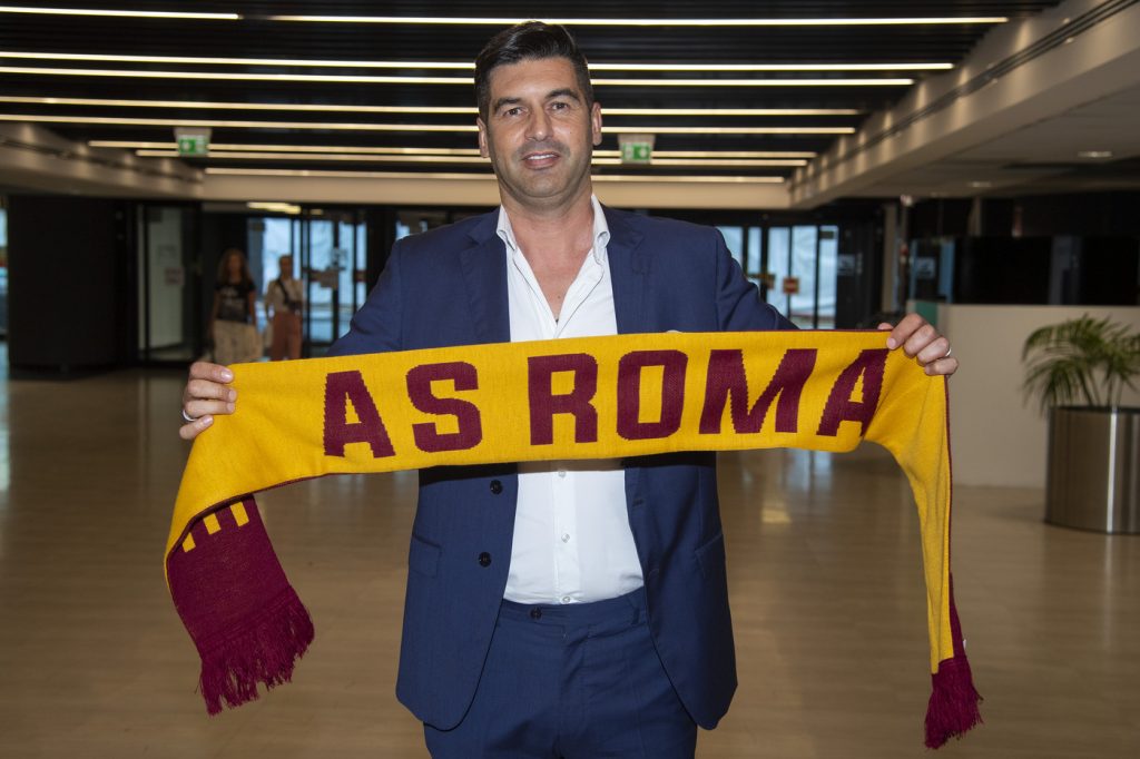 AS Roma, Paulo Fonseca arriva a Fiumicino