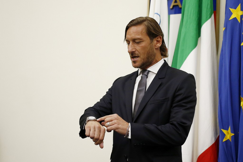 Francesco Totti si dimette dalla AS Roma, conferenza stampa nel salone d'onore del CONI