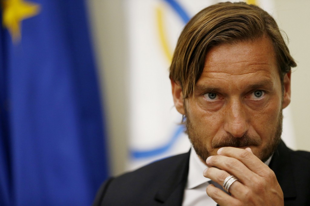 Francesco Totti si dimette dalla AS Roma, conferenza stampa nel salone d'onore del CONI