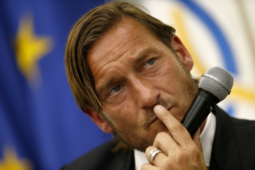 Francesco Totti si dimette dalla AS Roma, conferenza stampa nel salone d'onore del CONI
