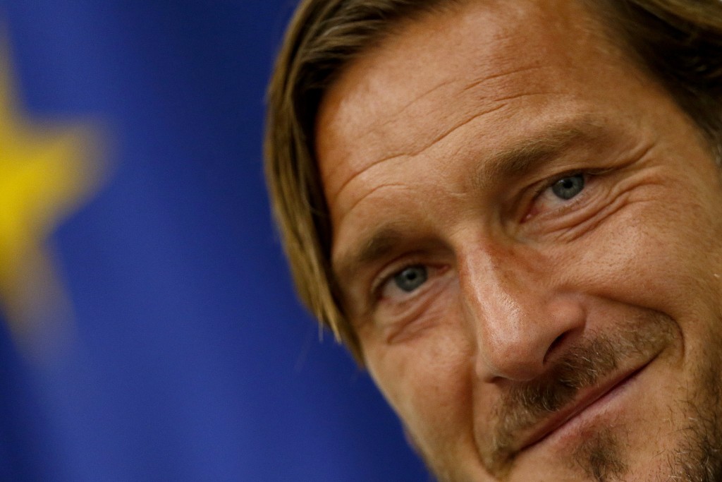 Francesco Totti si dimette dalla AS Roma, conferenza stampa nel salone d'onore del CONI