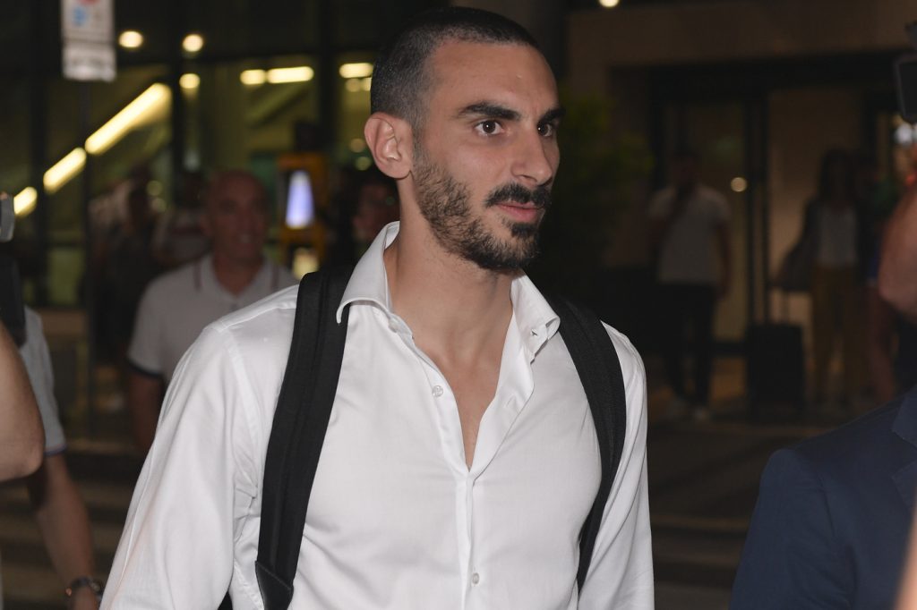 AS Roma, arrivo a Fiumicino del nuovo giocatore Davide Zappacosta