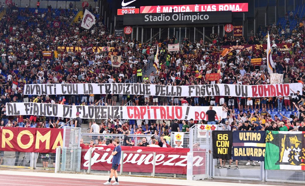 striscione florenzi tifosi curva sud  Roma vs Genoa - Serie A TIM 2019/2020