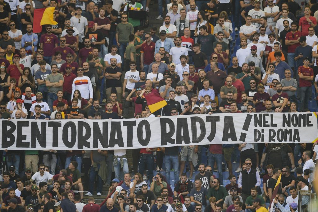 striscione curva sud nainggolan AS Roma vs Cagliari   - Serie A TIM 2019/2020