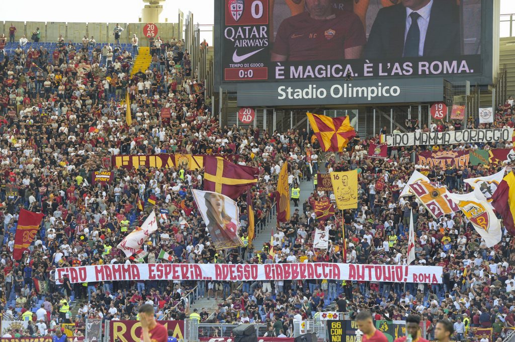 roma-cagliari striscione esperia de falchi curva sud tifosi