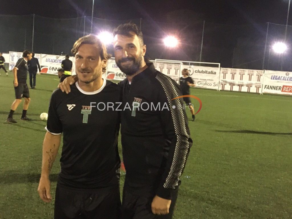totti vucinic calcio a 8