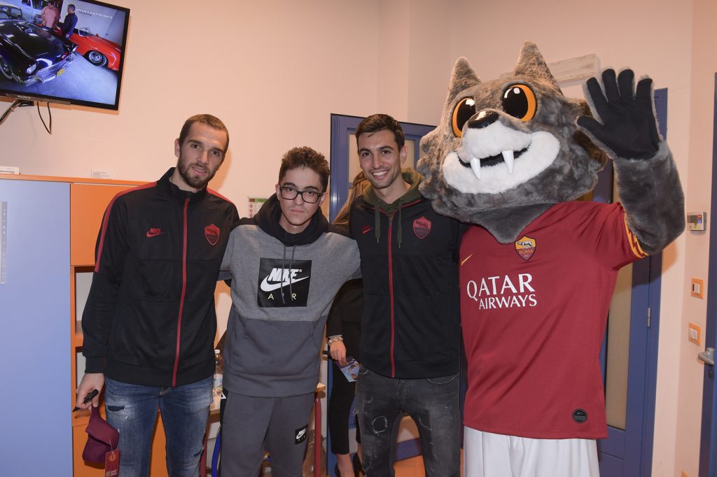 AS Roma, Javier Pastore e Pau Lopez in visita al Policlinico Umberto I° di RomaAS Roma, Javier Pastore e Pau Lopez in visita al Policlinico Umberto I° di Roma