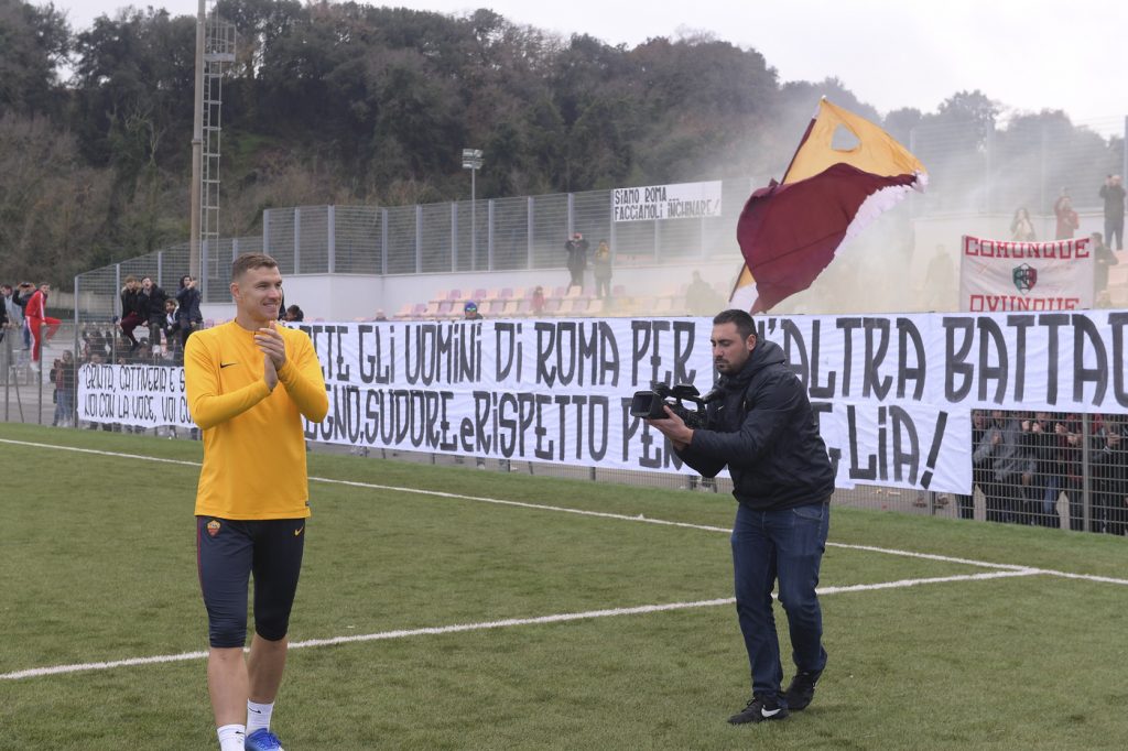 dzeko trigoria-saluto-tifosi-roma-10949327_small
