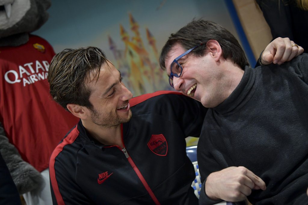 AS Roma, Mirante e Cristante in visita all'ospedale IRCCS San Raffaele