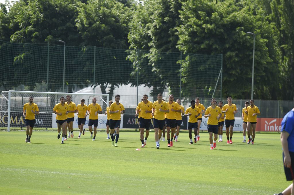 Serie A, il primo allenamento collettivo dopo la ripresa per l'ASRoma a Trigoria
