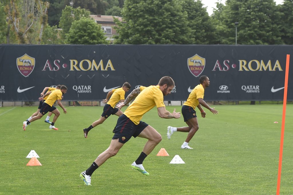 Serie A: Prosegue il lavoro in sicurezza dei calciatori dell’ASRoma a TrigoriaSerie A: Prosegue il lavoro in sicurezza dei calciatori dell’ASRoma a Trigoria