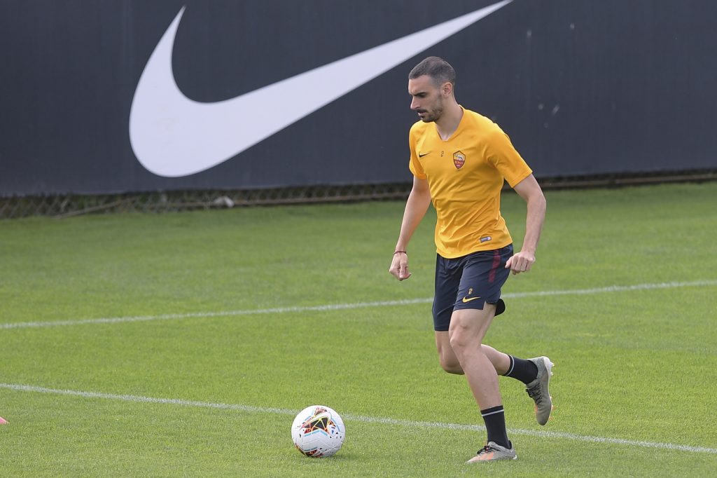 Zappacosta Serie A: Prosegue il lavoro in sicurezza dei calciatori dell’ASRoma a TrigoriaSerie A: Prosegue il lavoro in sicurezza dei calciatori dell’ASRoma a Trigoria