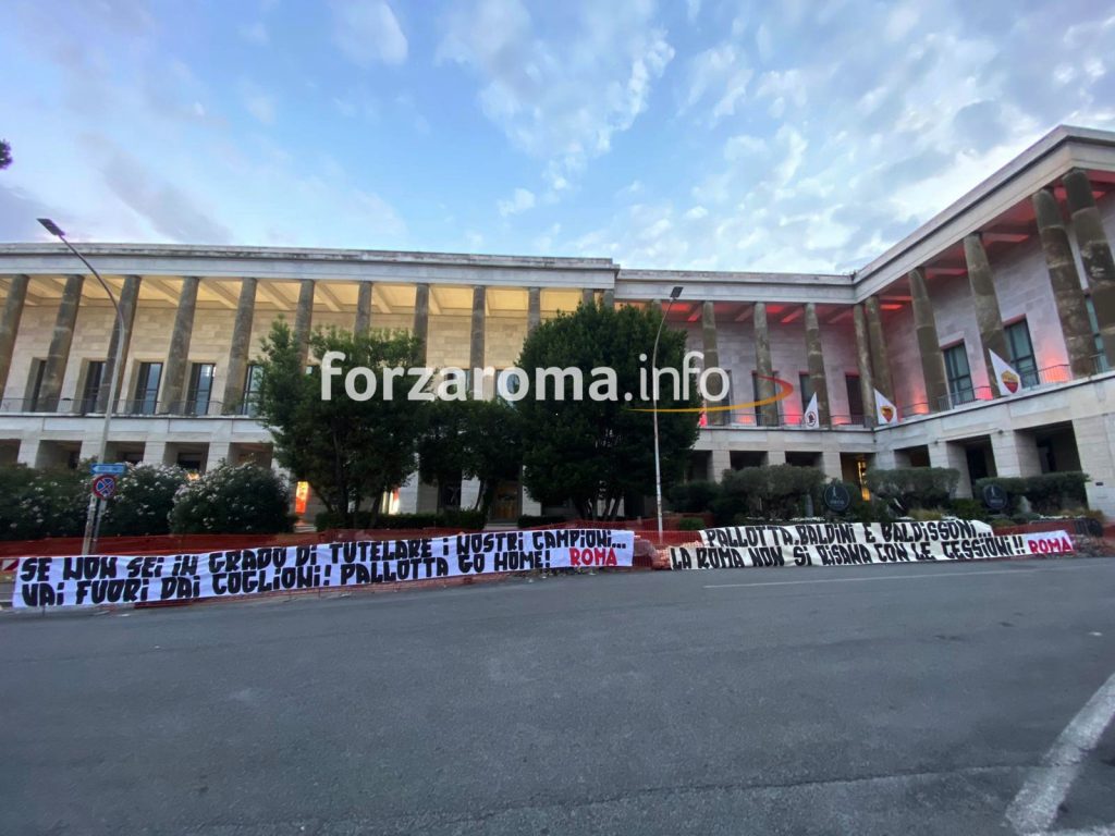 striscioni-tifosi-roma-2