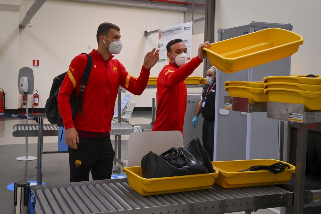 dzeko farelli AS Roma, la squadra in partenza per la trasferta di Milano
