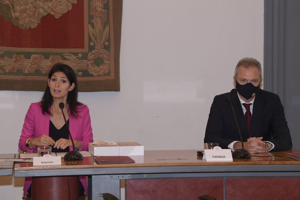 Virginia Raggi Guido Fienga AS Roma Cares, campagna di sensibilizzazione contro la violenza sulle donne