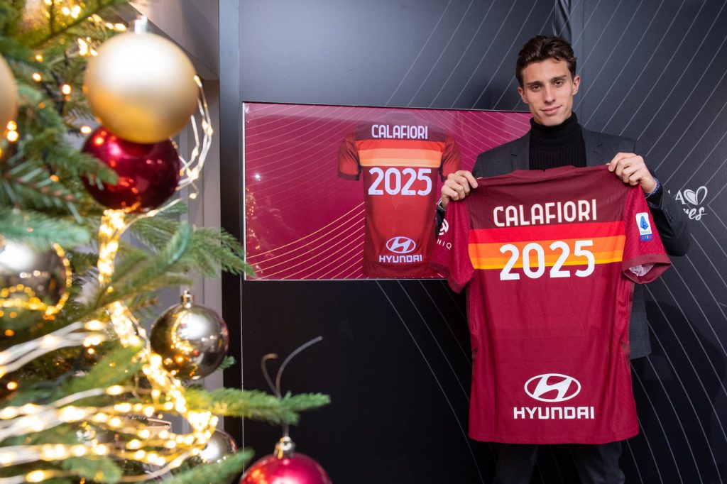 AS Roma, Riccardo Calafiori firma il rinnovo di contratto fino al 2025