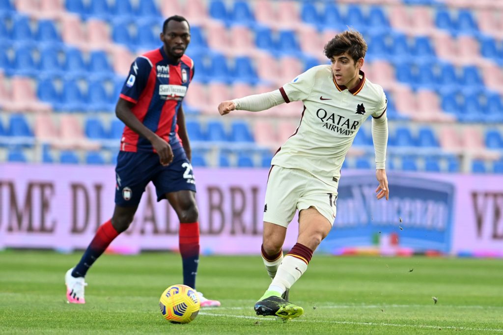 Crotone vs Roma - Serie A TIM 2020/2021 Villar Simy