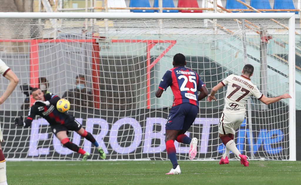 FC Crotone v AS Roma - Serie A Gol Mkhitaryan