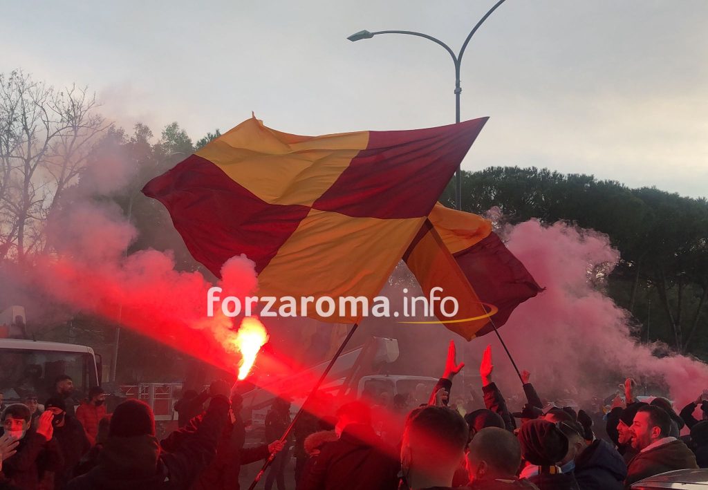 lazio-roma-tifosi-trigoria