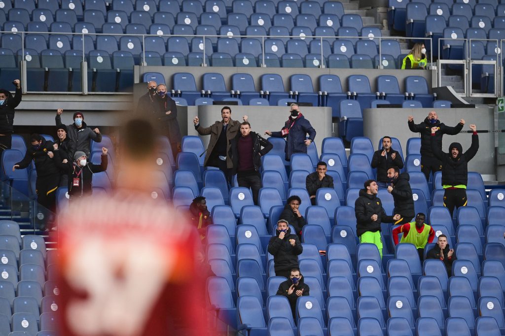 Roma-Spezia esultanza Dzeko tribuna