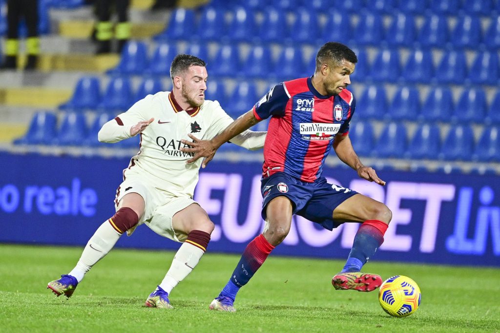 Crotone vs Roma - Serie A TIM 2020/2021 Veretout