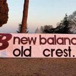 striscione new balance stemma
