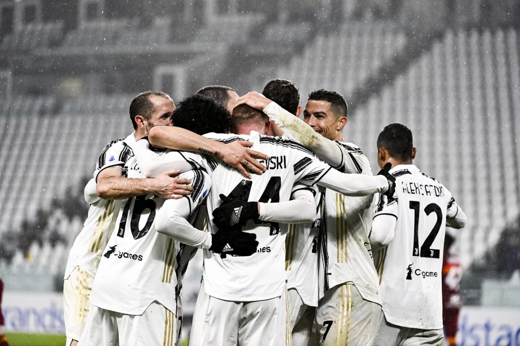 Autogol Ibanez esultanza Juventus Roma