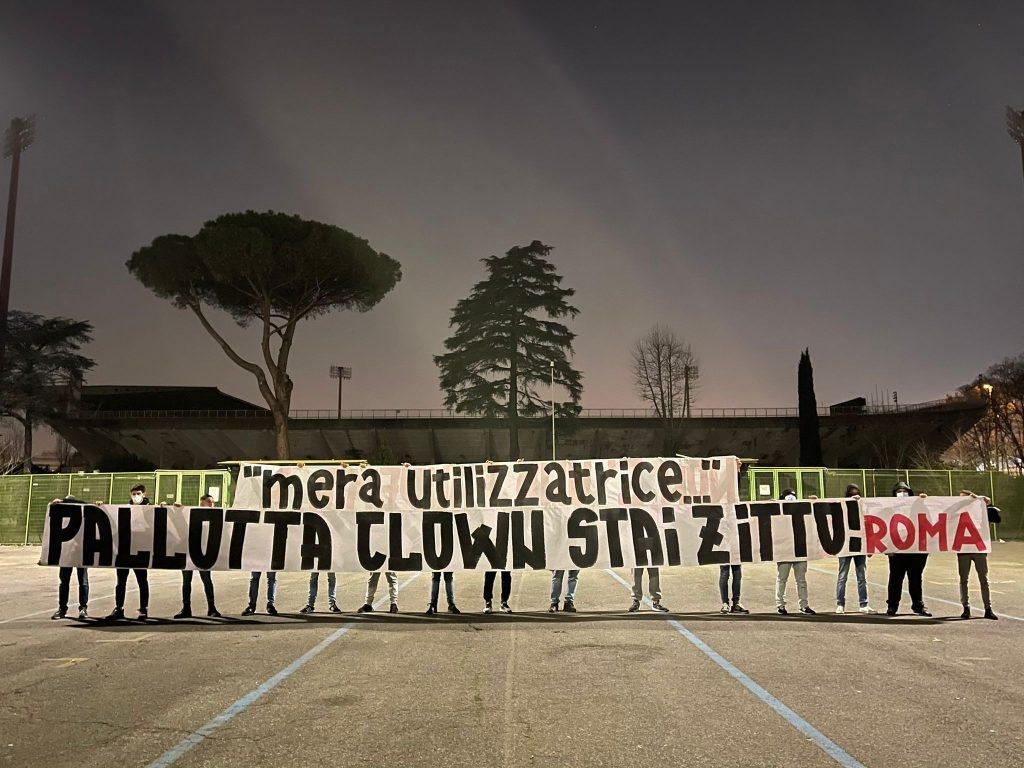 tifosi roma striscione Pallotta