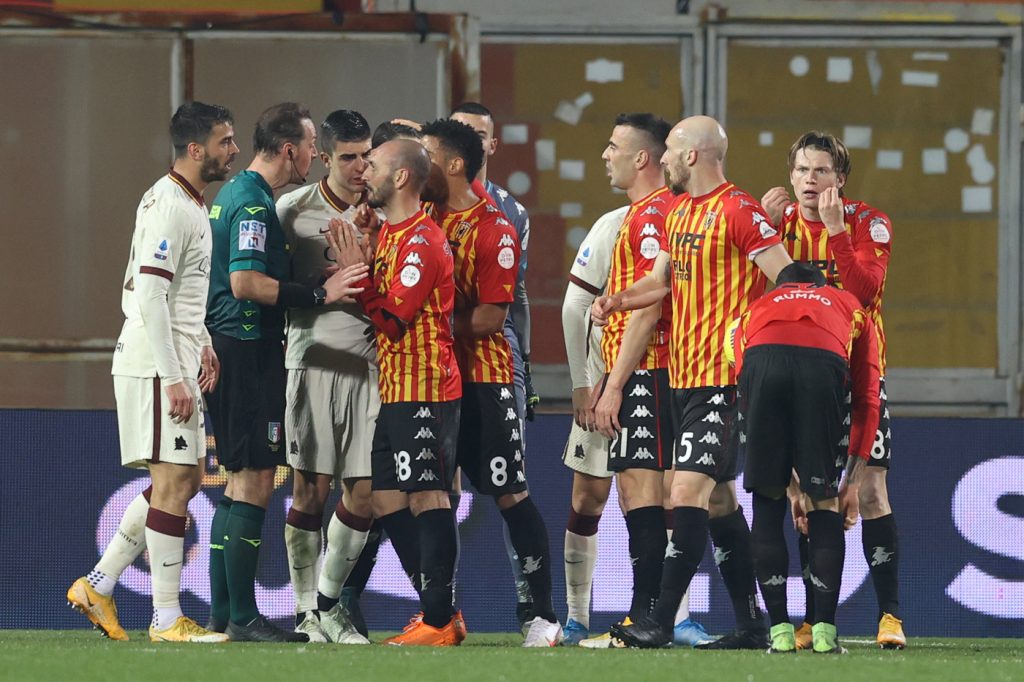 Pairetto Schiattarella Spinazzola rigore Foulon el ShaarawyBenevento vs Roma - Serie A TIM 2020/2021