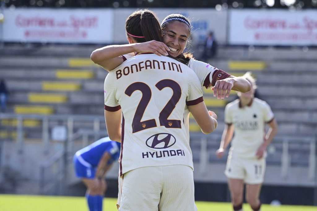 roma-san-marino-bonfantini-esultanza-andressa-gol-abbraccio