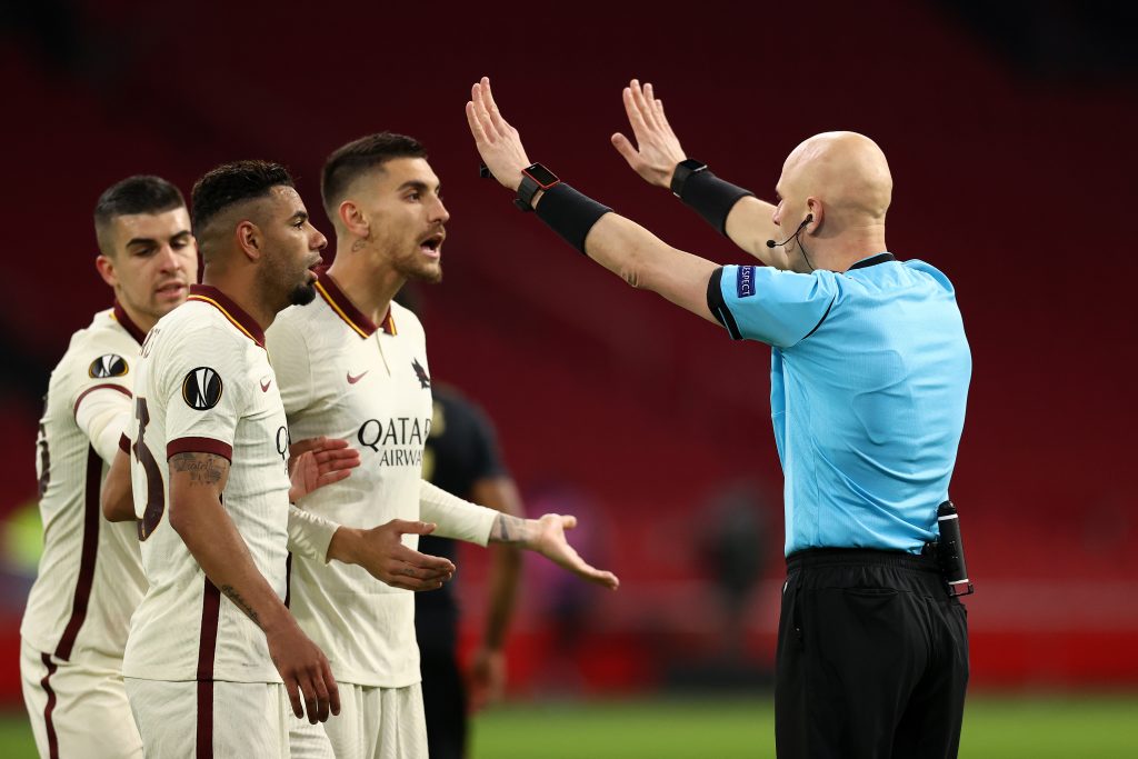 Mancini Peres arbitro Karasev Ajax v AS Roma - UEFA Europa League Quarter Final: Leg One