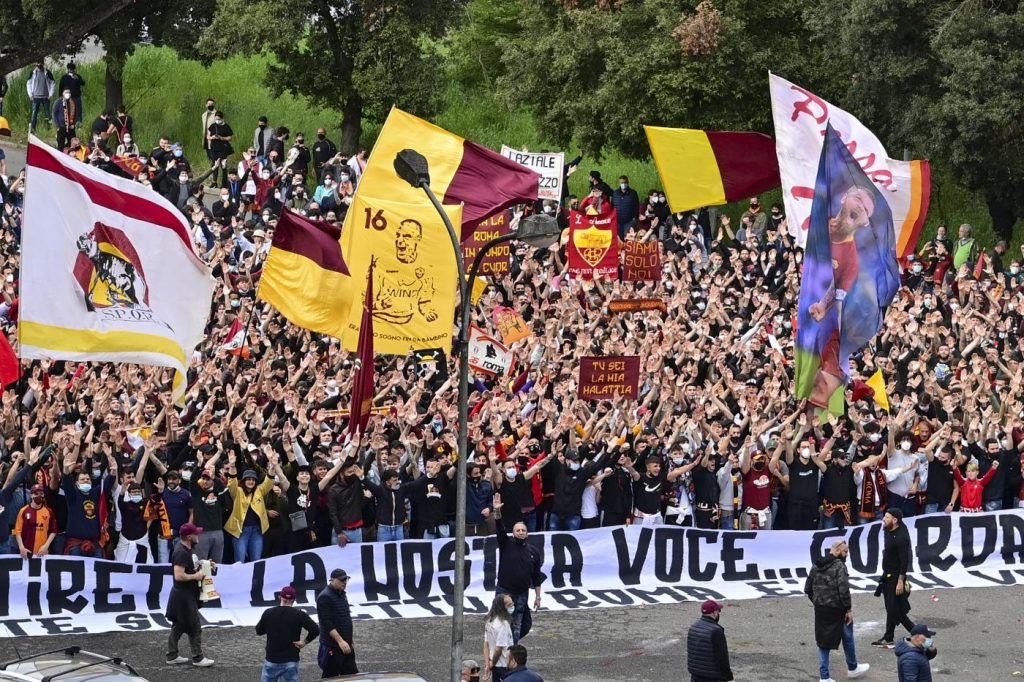 Tifosi trigoria Manchester United-Roma