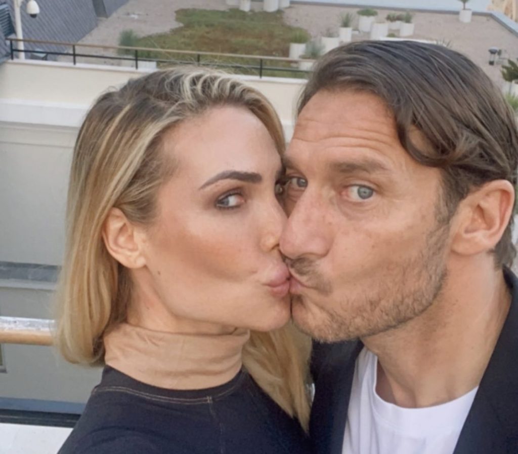 totti ilary 40 anni montecarlo