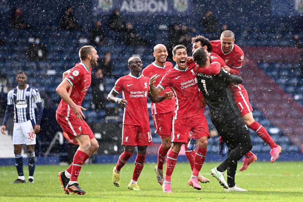 alisson liverpool gol testa
