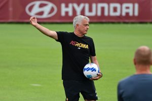 AS Roma Training Session mourinho
