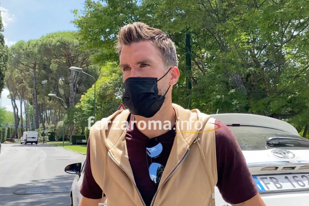 strootman villa stuart