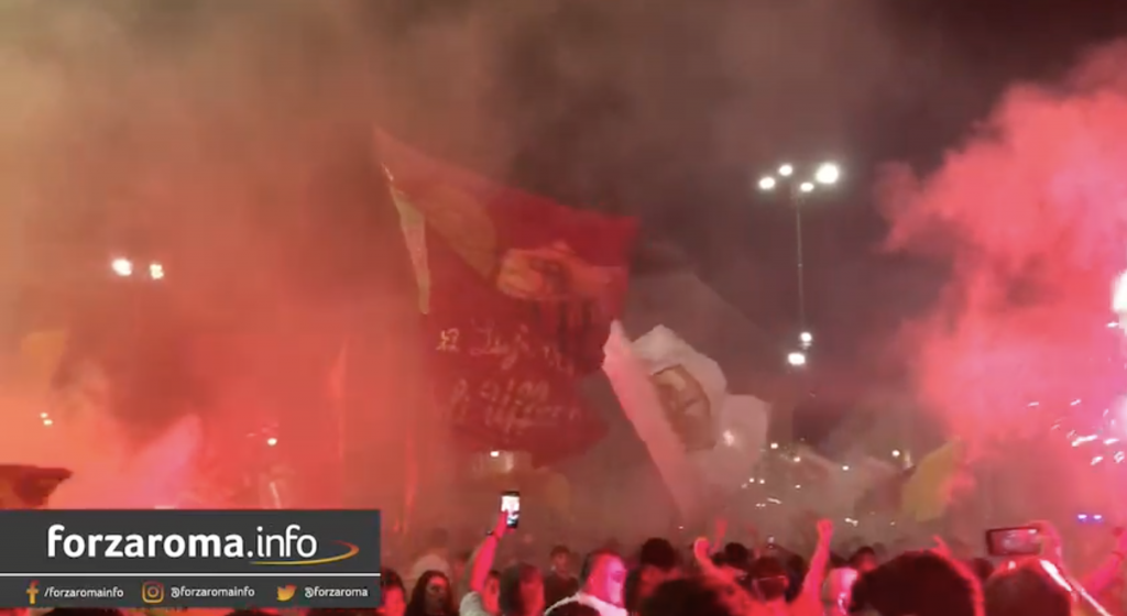La festa dei tifosi giallorossi