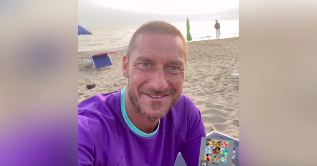 totti video capelli corti