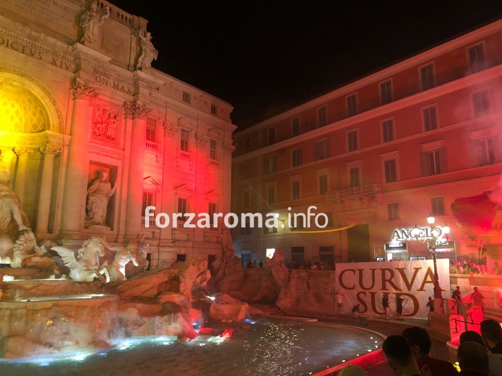 I tifosi giallorossi festeggiano i 94 anni della Roma