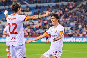 gol shomurodov zaniolo Trabzonspor v AS Roma - UEFA Conference League: Play-Offs Leg One