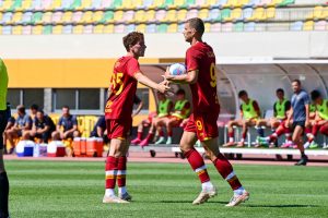 dzeko tripi Belenenses v AS Roma - Pre-Season Friendly