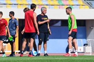 mourinho veretout cristante AS Roma Training Session